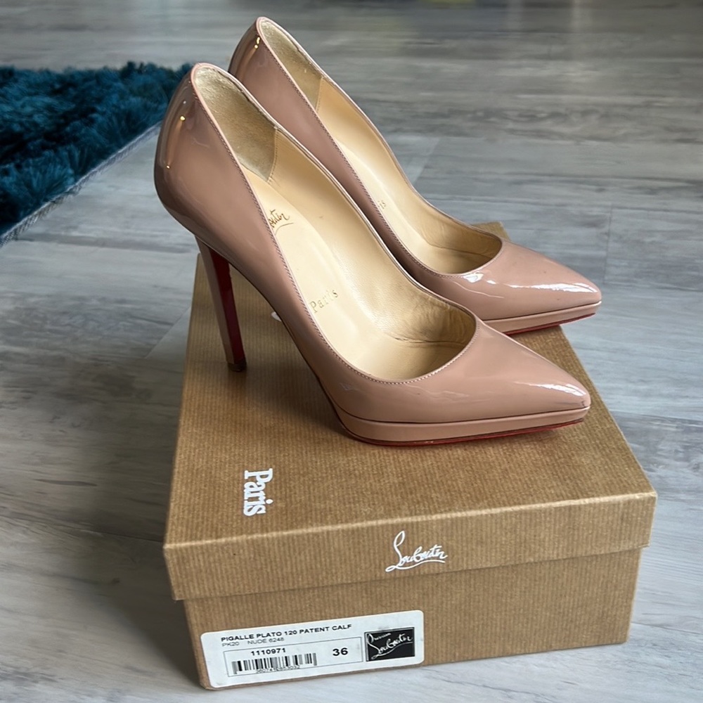 Christian Louboutin Nude patent pumps size 36